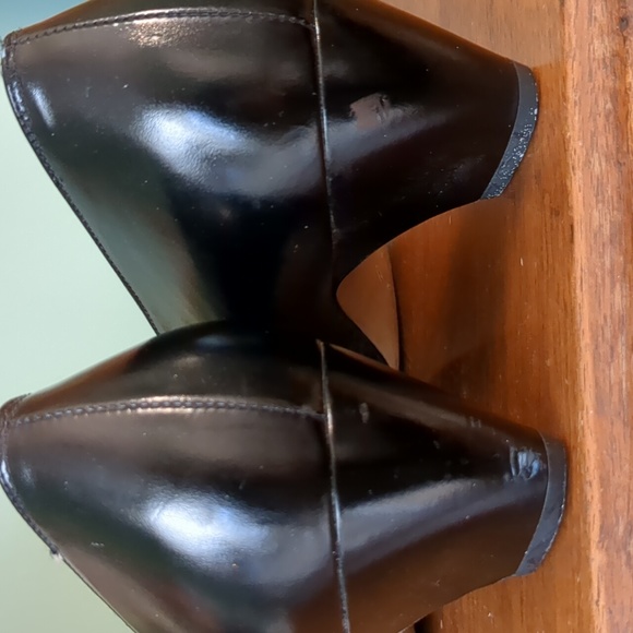 Salvatore Ferragamo Buckle Front Pump 8.5 - Picture 7 of 9